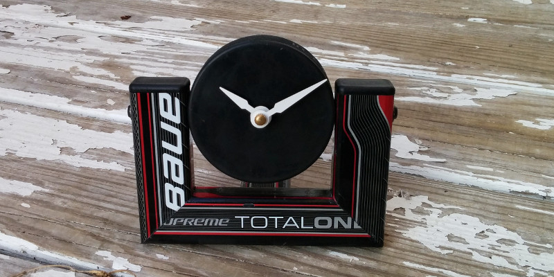 Hockey stick desk clock
